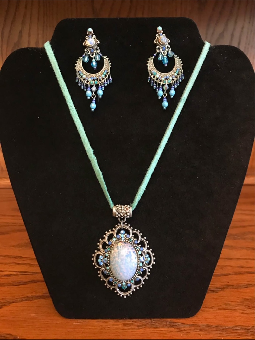 F.A.I.T.H Vintage Artisan Turquoise Blue Pendant Necklace with Matching Earrings